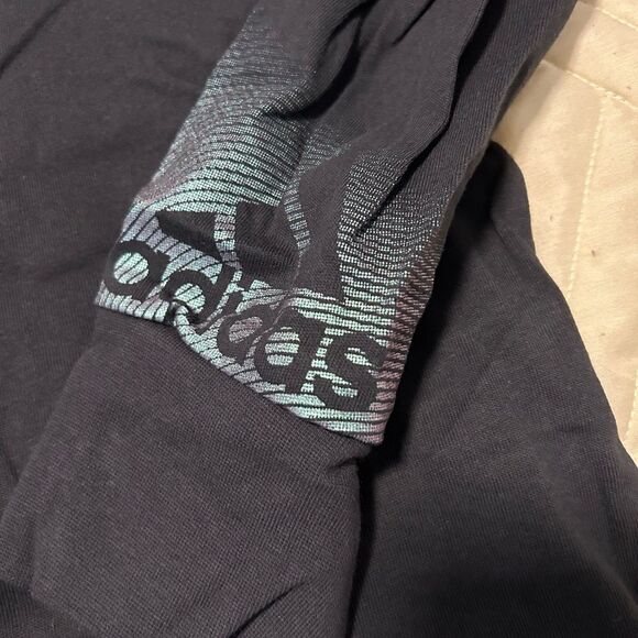 Adidas graphic cropped long sleeve tee - Picture 2 of 4